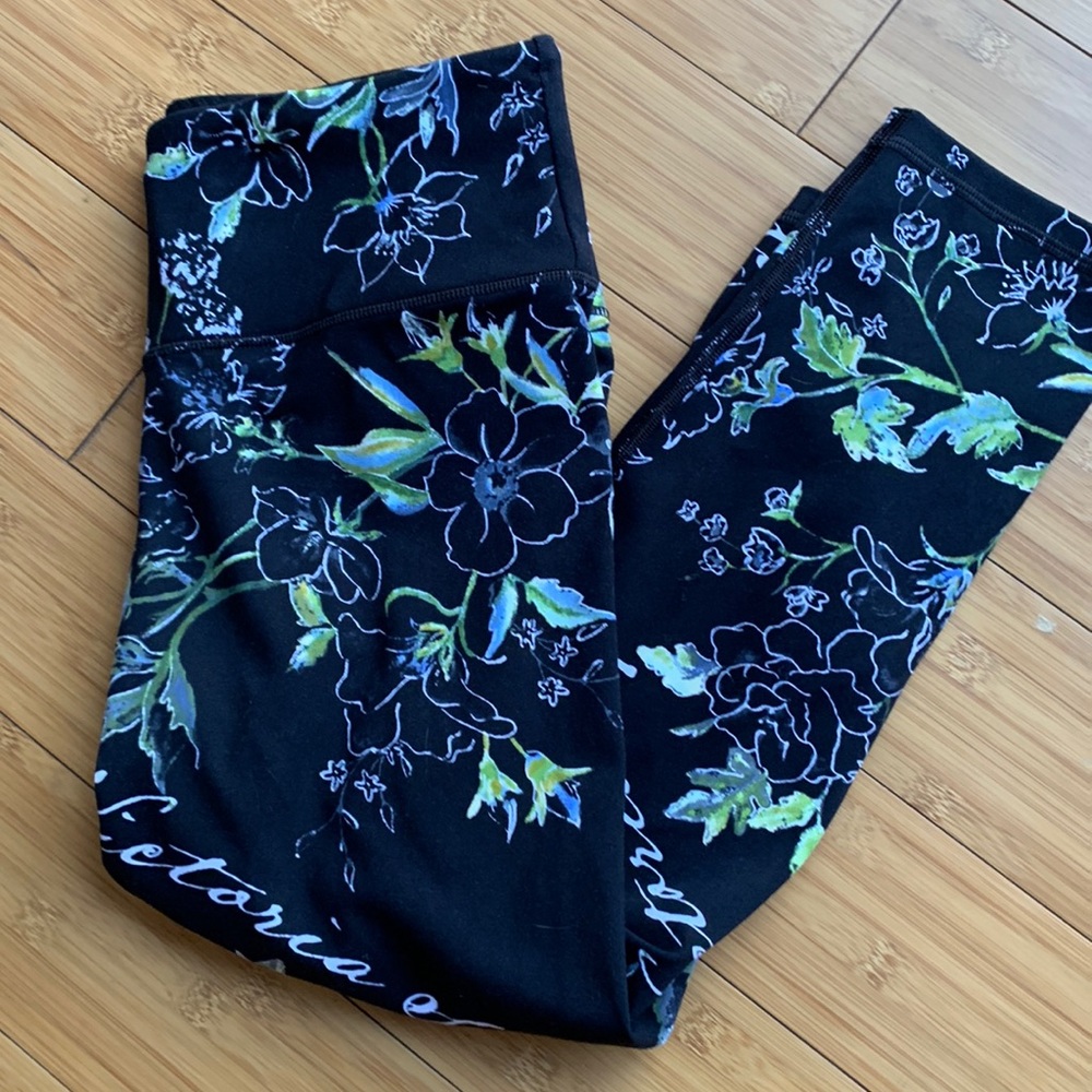 Victoria’s Secret sport Capri leggings